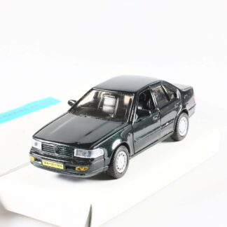 Nissan Maxima 402 noire (intérieur noir) 1992 : Voiture miniature 1/43-1