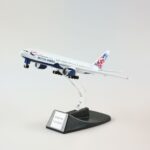avion-ligne-gros-porteur-long-courrier-boeing-777-200-ixo-models-altaya-collections-1-400