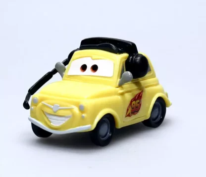 Cars-Luigi-avec-casque-Figurine-en-plastique-Gacha