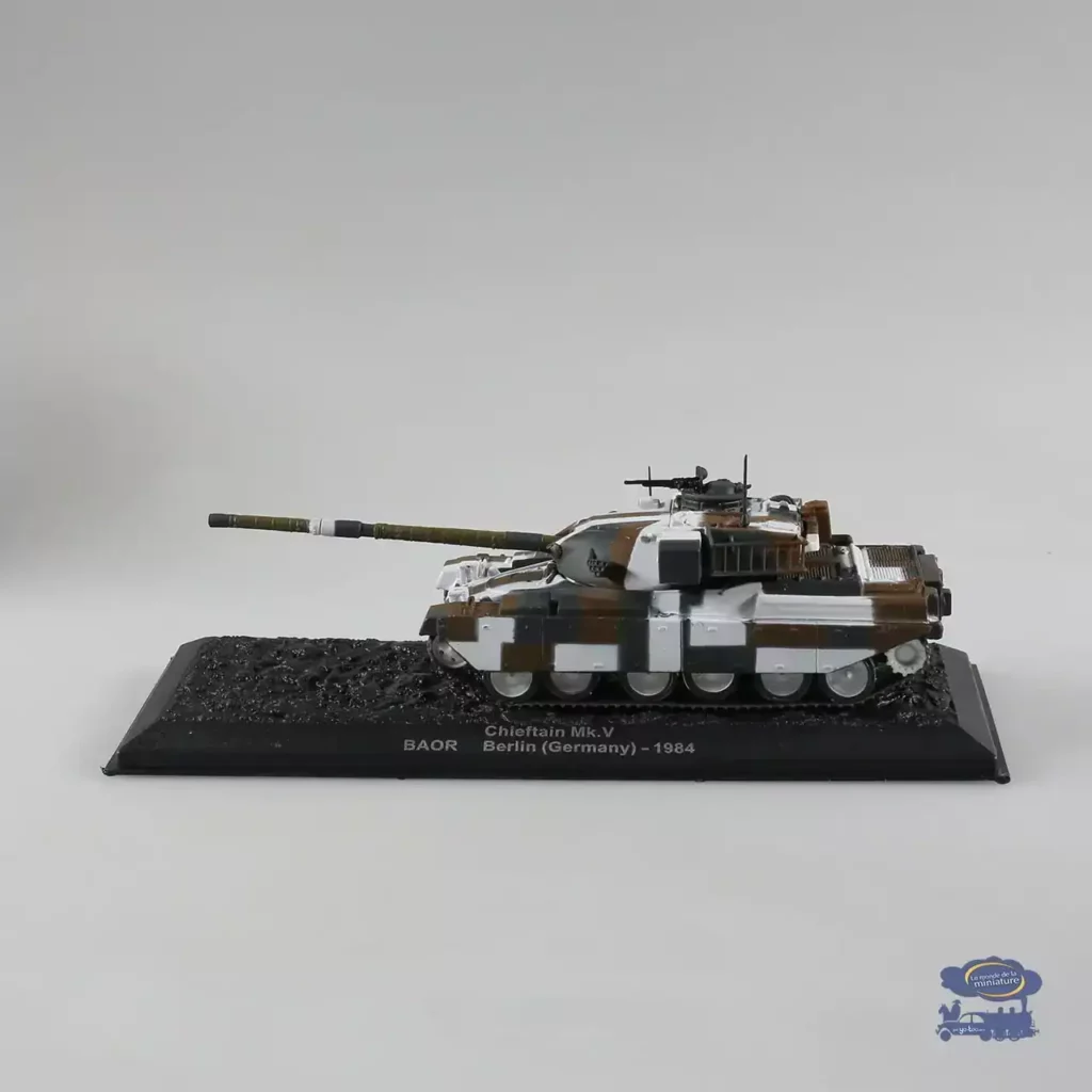 Char-Chieftain-miniature-1-72