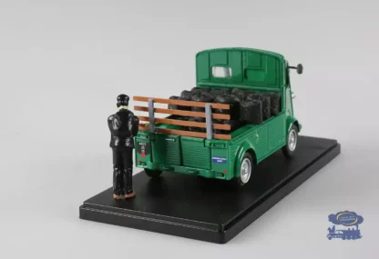 Citroën-Type-H-Plateau-Charbonnier-Martin-1-43-arrière