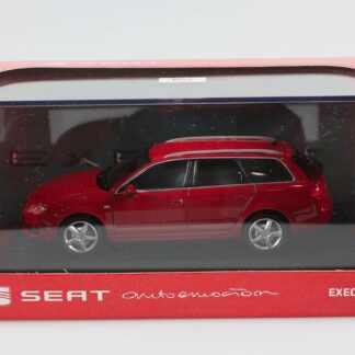 Seat Exeo ST break rouge : Voiture miniature 1/43-4