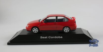 Seat Cordoba rouge : Voiture miniature 1/43