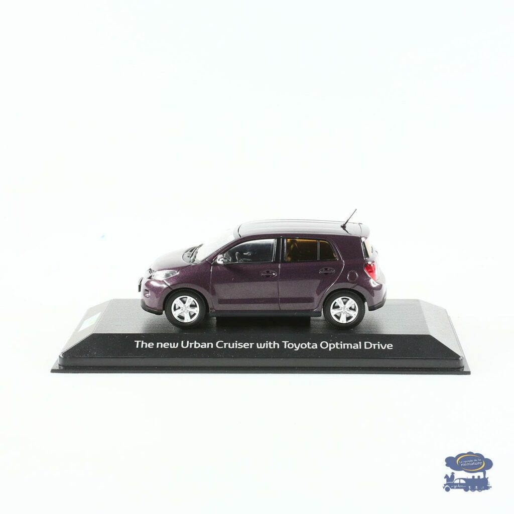Toyota The new Urban Cruiser 2009 Paars Metallic Minichamps Voiture miniature 1/43