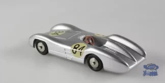 Mercedes-Carenata-1-48-arrière