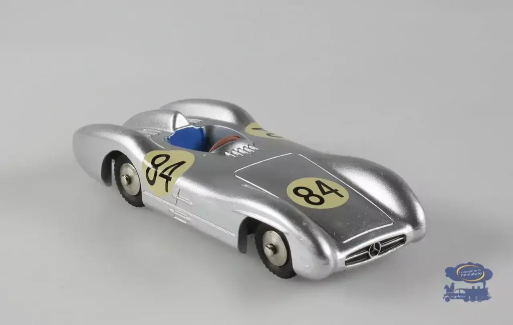 Mercedes-Carenata-1-48-avant