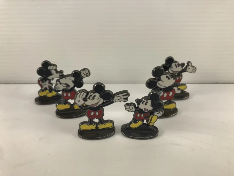 Mickey-6-figurines-Corner-métal