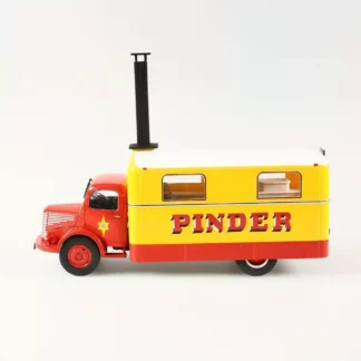 Pinder-cirque-cuisine-camion-Unic