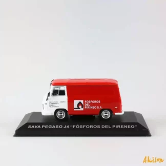 Sava-Pegaso-J4-Fosforos-del-Pireneo-Miniature-1-43