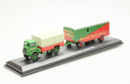 Bedford QL and Baggage Wagon, Cirque Bertram Mills, Camion miniature 1/76