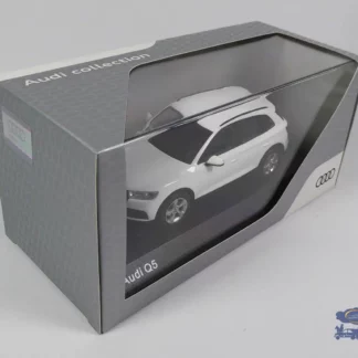audi-q5-blanche-voiture-miniature-1-43-plexi