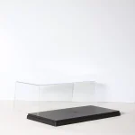 boite-plexi-1-24-expo-showcase-avec-socle-noir-a