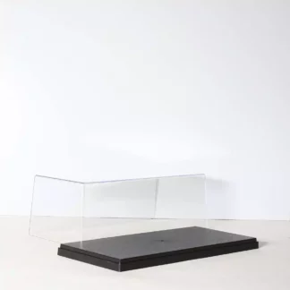 boite-plexi-1-24-expo-showcase-avec-socle-noir-a