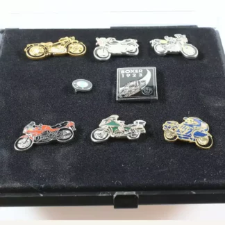 coffret-pins-bmw-demons-et-merveilles-70-ans-motos-b