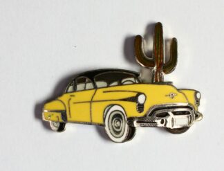 Pin's, Démons & Merveilles, Voiture Américaine jaune dans le désert