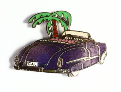 Pin's, Démons & Merveilles, Voiture décapotable noire sous les tropiques