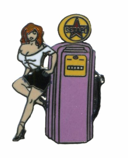 Pin-up, Pin's Démons & Merveilles, Appuyée sur la pompe à essence