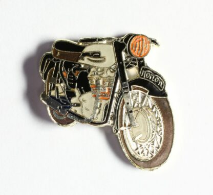 Pin's, Démons & Merveilles, Moto grise et noire