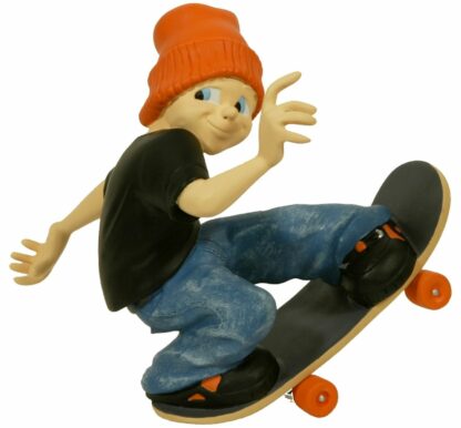 Skarla qui fait du skate Statuette résine Démons et Merveilles