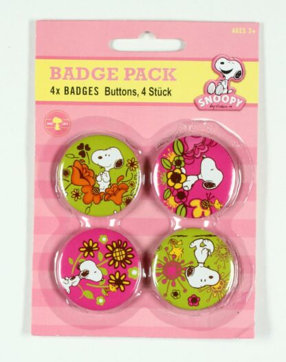 Snoopy, 4 badges Snoopy dans la nature -fleurs