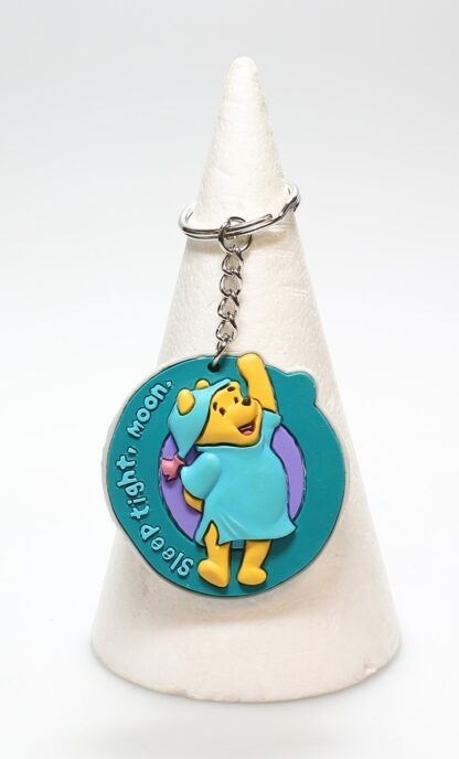 Winnie debout en robe de nuit Porte-clé en plastique Disney