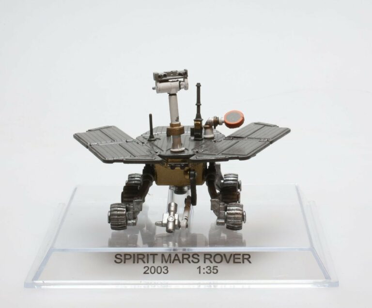 robot-mars-spirit-2003-vehicule-spatial-miniature-1-35
