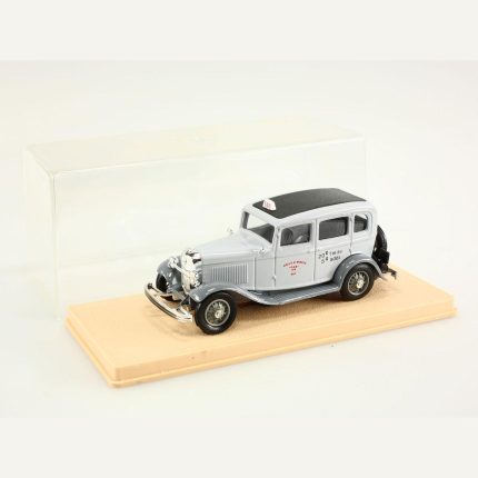 Ford V8 berline 1934 : Taxi "Grey and White Cab Co : Voiture miniature 1/43