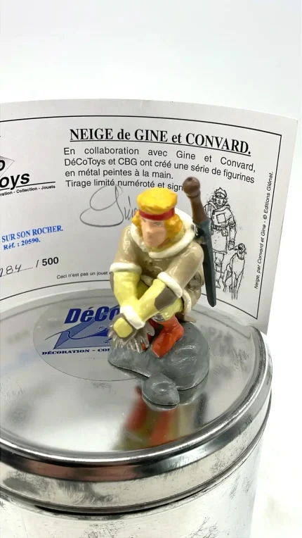 Figurine Neige métal sur le rocher Decotoys