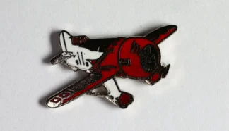 Pin’s Gee Bee rouge Démons et Merveilles