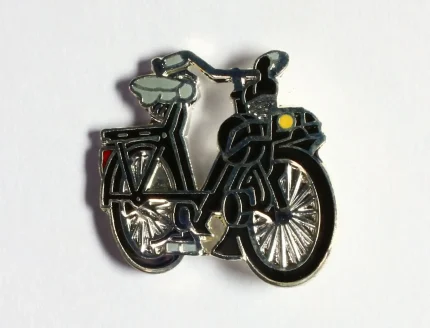 pins solex noir demons merveilles