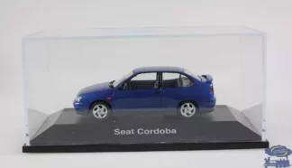 seat-cordoba-bleue-voiture-miniature-1-43-plexi