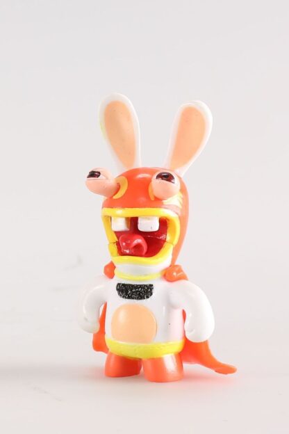 Lapin Crétin, Figurine en plastique, Catcheur (cape rouge)