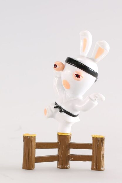 Lapin Crétin, Figurine en plastique, Karatéka (barrière)