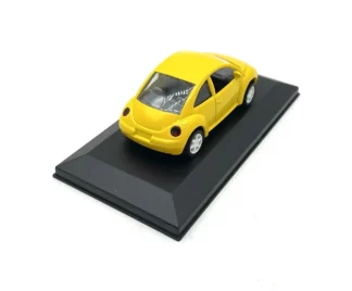 volkswagen-coccinelle-jaune-1-43-arrière