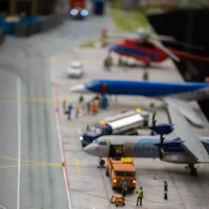 Aéronautisme, collection exceptionnelle de miniatures d'aéronautisme. Ces pièces capturant la beauté et la précision des avions militaires, civils et aérospatiaux.