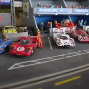Voitures Course et Endurance en modèles réduits.