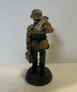 soldat-allemand-figurine-metal-1-32-dos