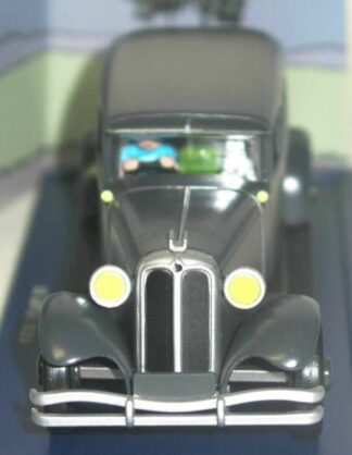 La-limousine-Chrysler-Six-en-route-vers-Nankin-Tintin-et-le-lotus-Bleu-1-43-face