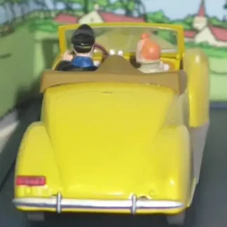 Le-cabriolet-du-Capitaine-Haddock-Tintin-et-les-7-boules-de-cristal-1-43-arrière