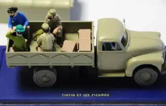 Le-camion-Chevrolet-6400-D-Alcazar-Tintin-et-les-Picaros-1-43-intérieur