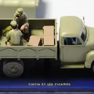 Le-camion-Chevrolet-6400-D-Alcazar-Tintin-et-les-Picaros-1-43-intérieur