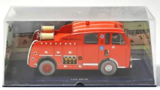 Le-camion-Dennis-F101-des-pompiers-Tintin-et-l-'île-Noire-1-43-plexi