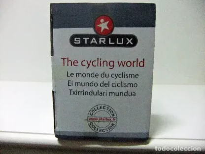 Diorama-Starlux-Coureurs-cyclistes-et-Peugeot-4007-1-32-coté-boite