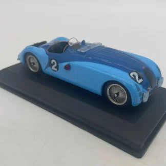 Bugatti-57G-Winner-24H-du-Mans-1937-1-43-b