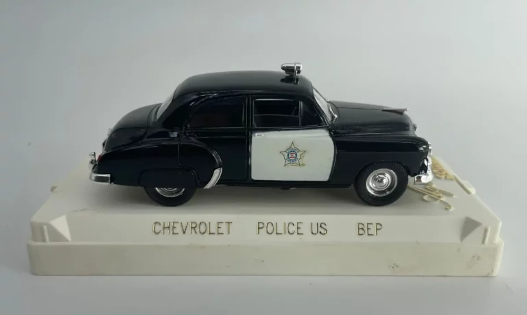 Chevrolet-1950-Police-US-County-Sheriff-Road-54-1-43