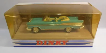 Chevrolet-convertible-1957-Dinky-1-43