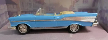 Chevrolet-convertible-1957-Dinky-1-43-A
