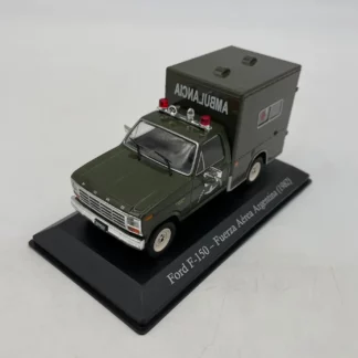 Ford-F-150-1982-Ambulance-armée-de-l-air-Argentine-av