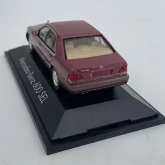 Mercedes-Benz-600-SEL-Bordeaux-Herpa-1-43-d