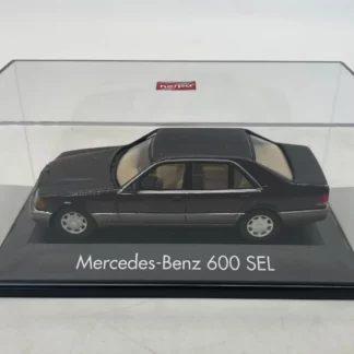 Mercedes-Benz-600-SEL-Noire-Herpa-1-43-c